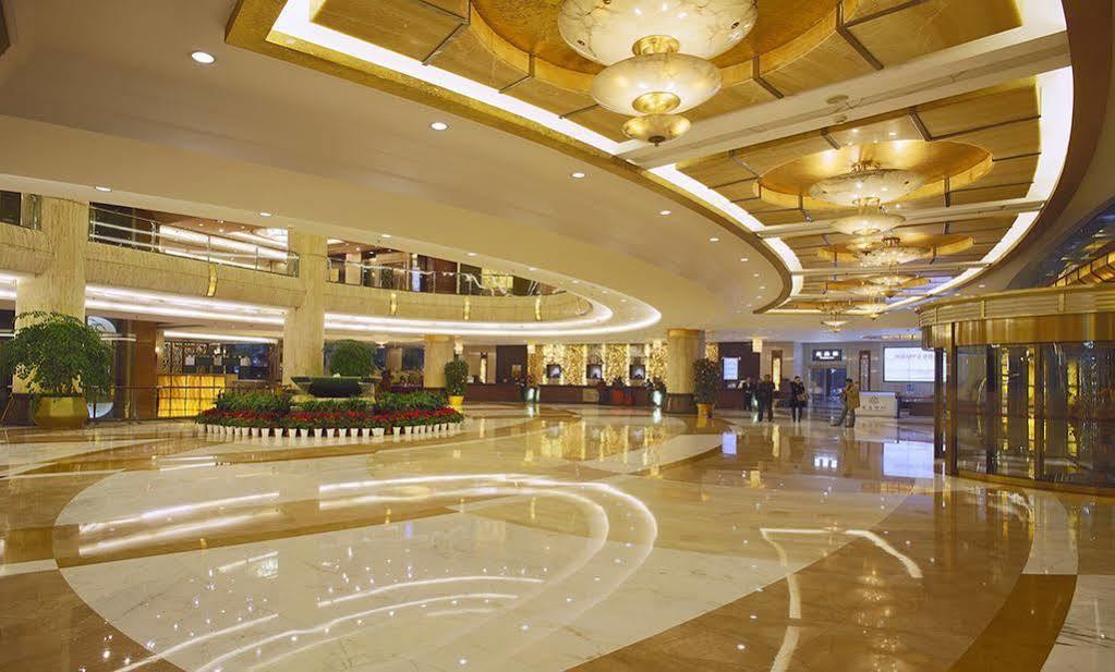 Empark Grand Hotel Chongqing Exteriör bild