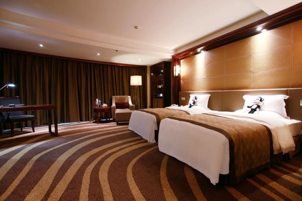 Empark Grand Hotel Chongqing Exteriör bild