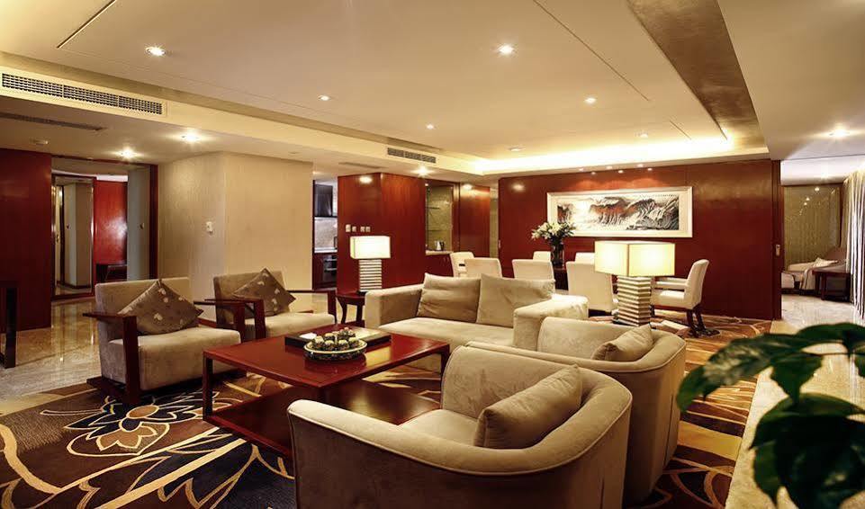 Empark Grand Hotel Chongqing Exteriör bild